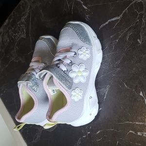 Carters Light Up Velcro Sneakers Size‎ 7M